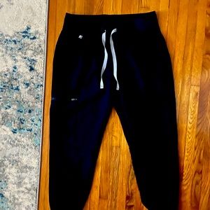 Figs Black Zamora Joggers in Small Petite